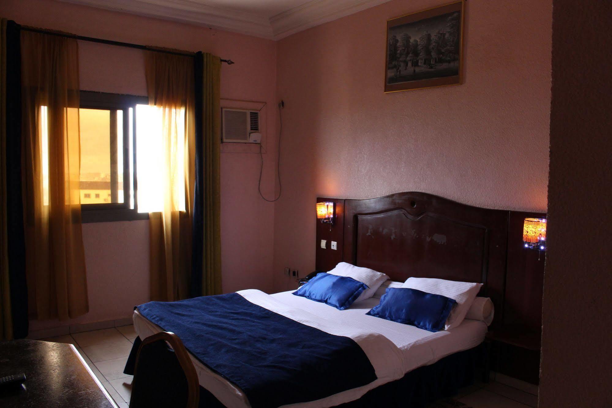 Hotel Prestige Yaoundé Zewnętrze zdjęcie